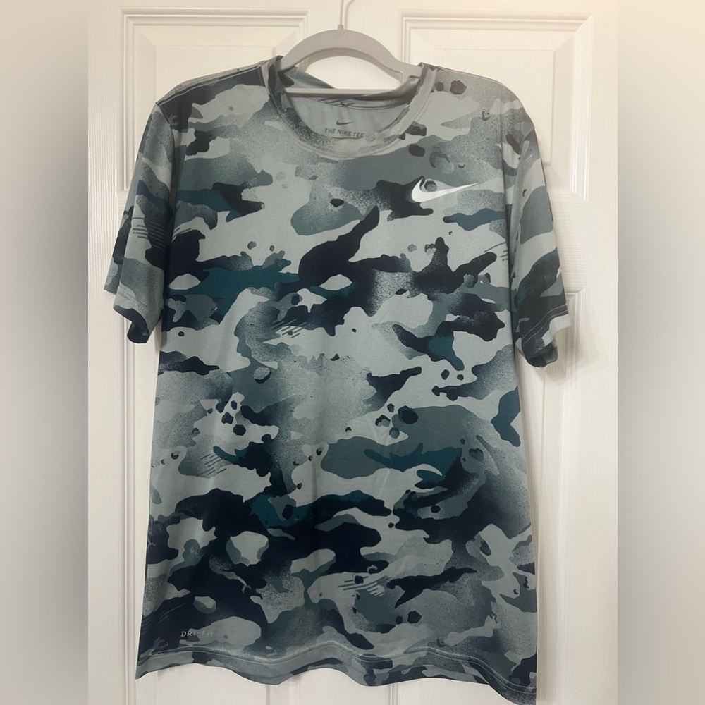 Nike Dri-Fit Camo T-shirt, Black and Gray, Medium